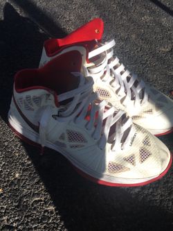 Nike Lebron’s 2008 playoffs size 9.5