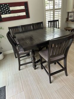 Ashely furniture dining room set