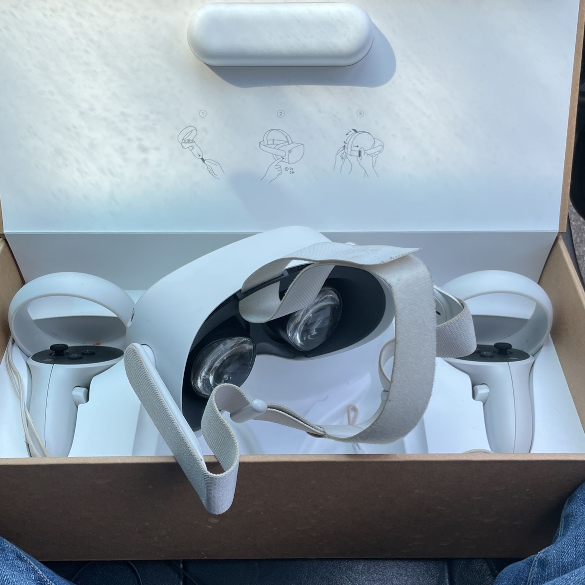 VR Oculus Quest 2 (includes Everything !