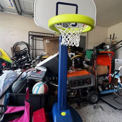 EUC little tikes Adjustable Basketball Hoop