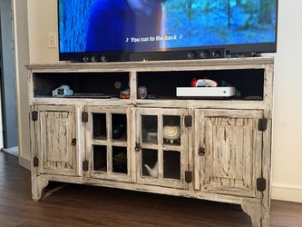 Entertainment center