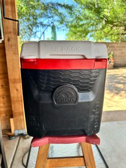Black/Red 18-Can Igloo Cooler