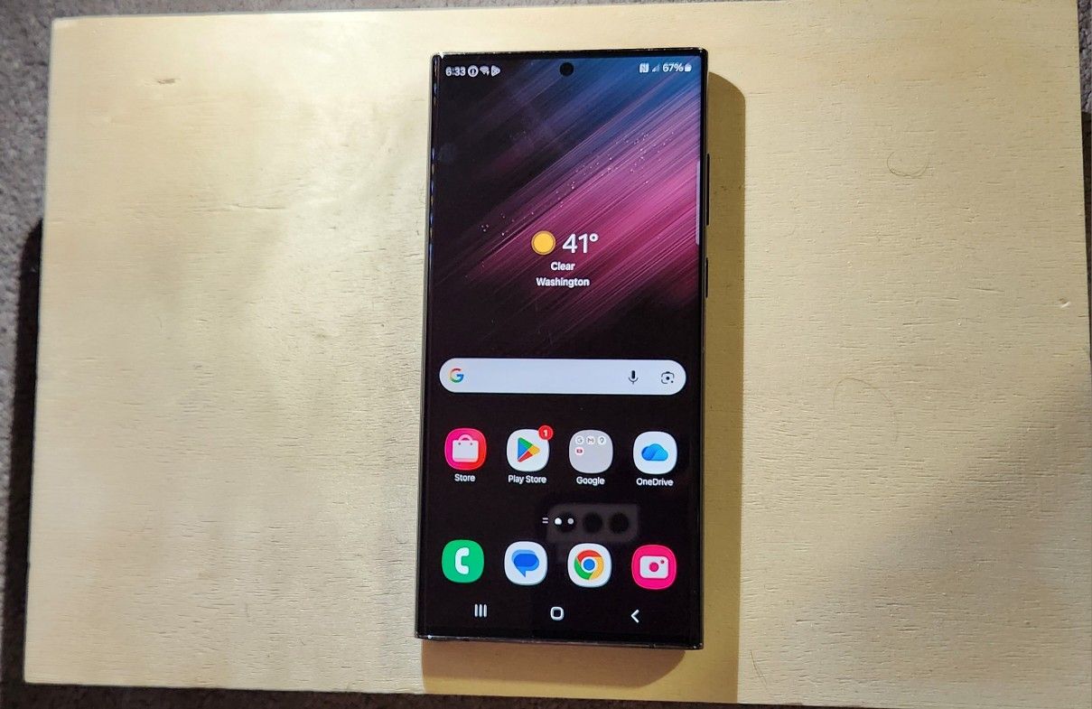 Samsung S22 Ultra 128GB Carrier Unlocked any company Charger Included Or best offers