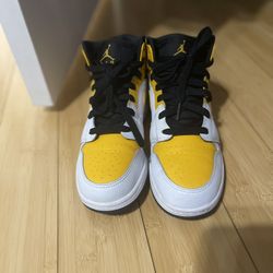 Kids Jordan 1s 