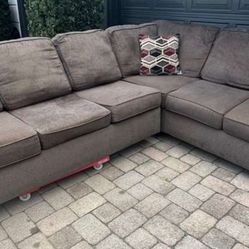 Sectional Couch Fabic Brown Color with Pillow