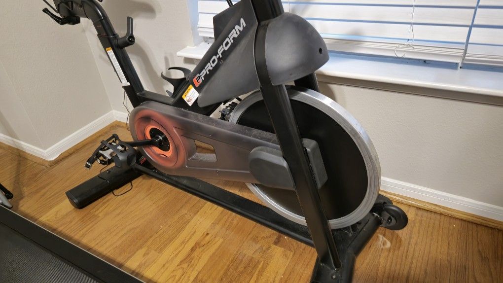 ProForm SMART Power 10 With 10" Touchscreen 