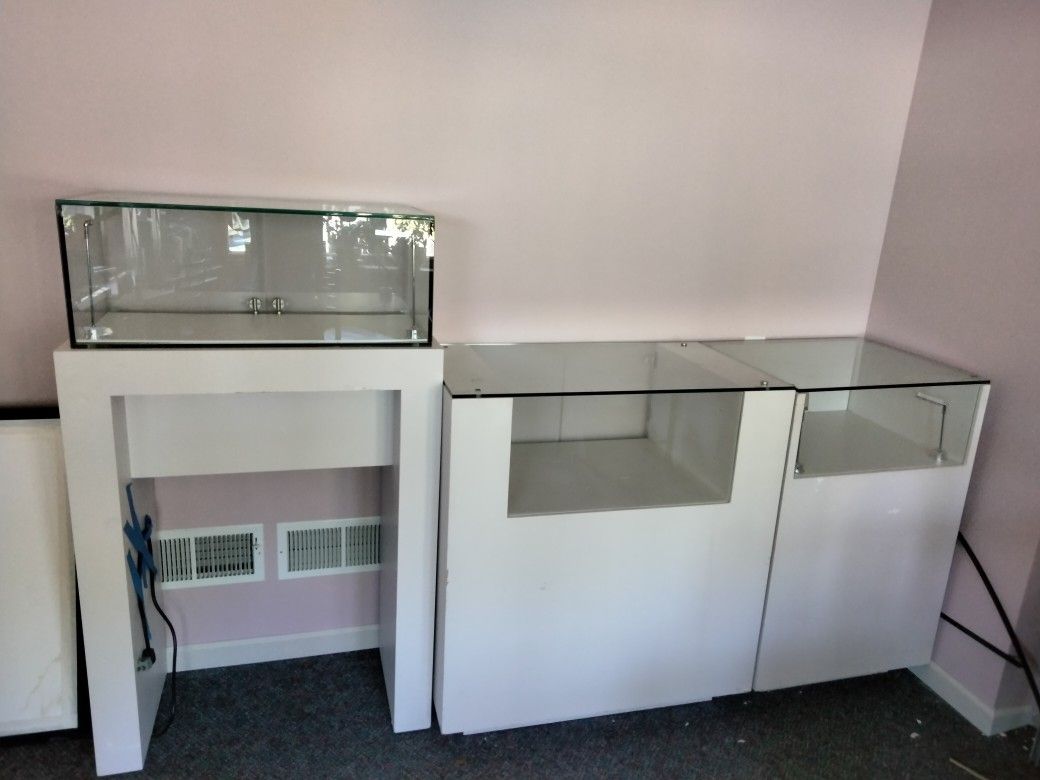 Beautiful Custom Display Cabinets LED Lights