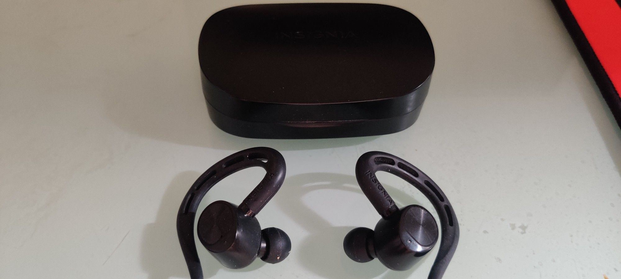 Insignia TWS True Wireless Earbuds Headphones