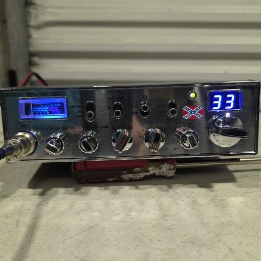 General Lee 10/11 Meter CB Radio