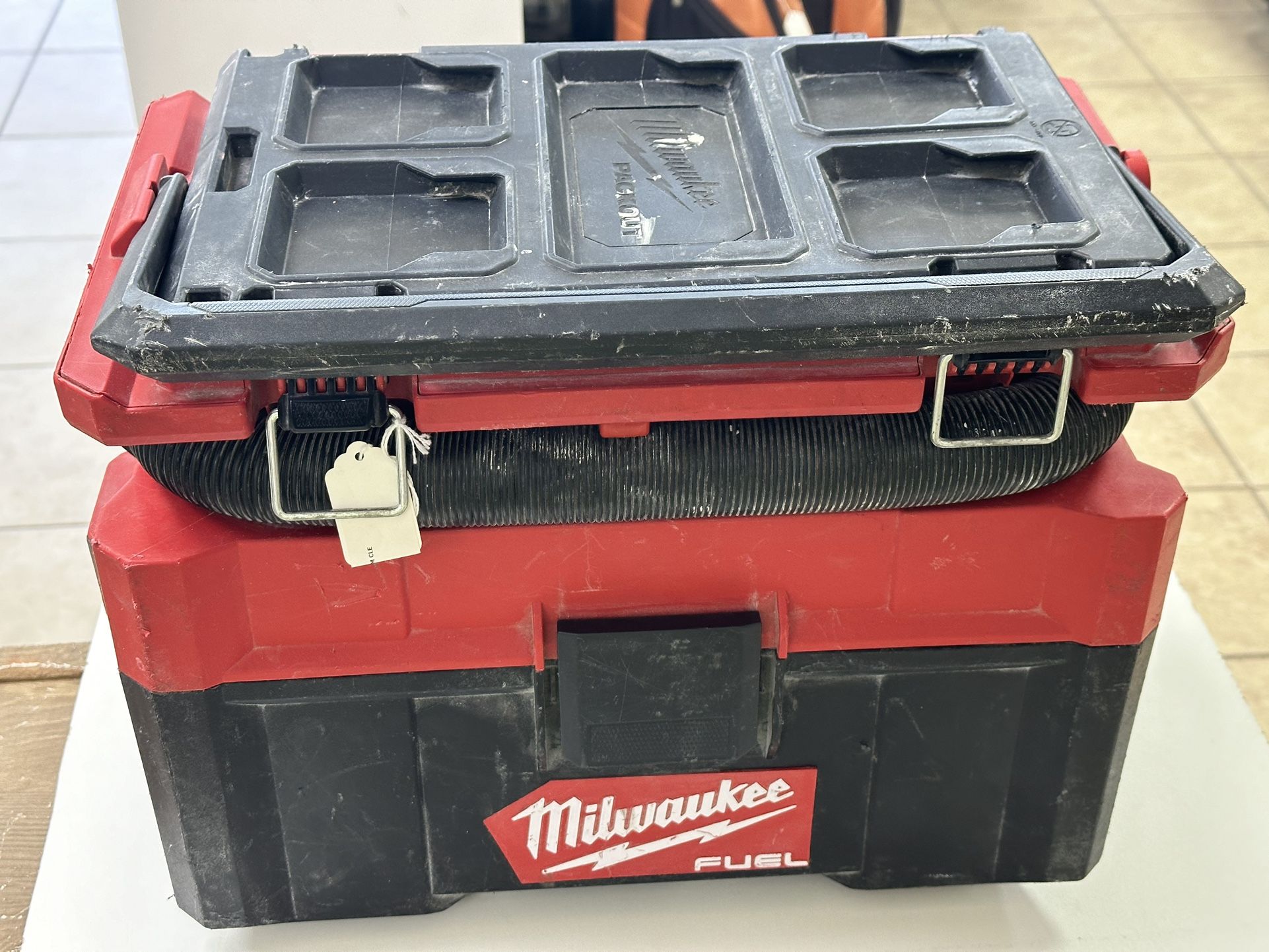 Milwaukee 0970 20 Vacuum Cleaner