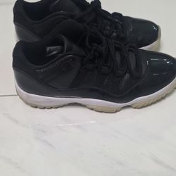 Air Jordan 11 Retro Low Men's Size 10- Patent leather