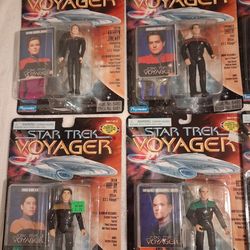 STAR TREK VOYAGER ACTION FIGURES