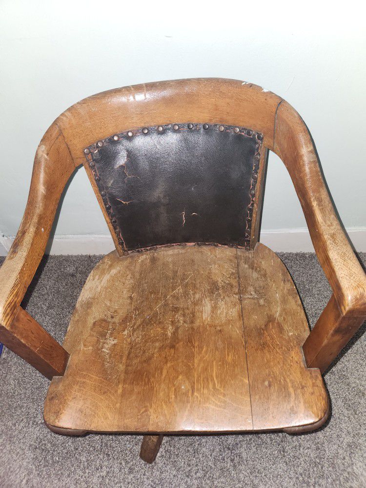 Free Old Wooden Chair