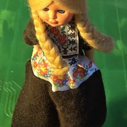 Dutch Vintage Souvenir Girl DOLL IN TRADITIONAL Holland Outfit