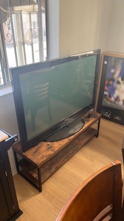 50” TV Samsung w soundbar & sub