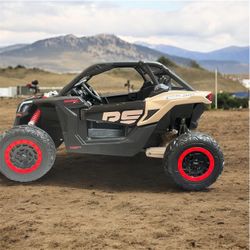 Touch TV 48V Can Am 4x4 Licensed Ride On Rubber Tires Leather Seat 2 X 24v Battery