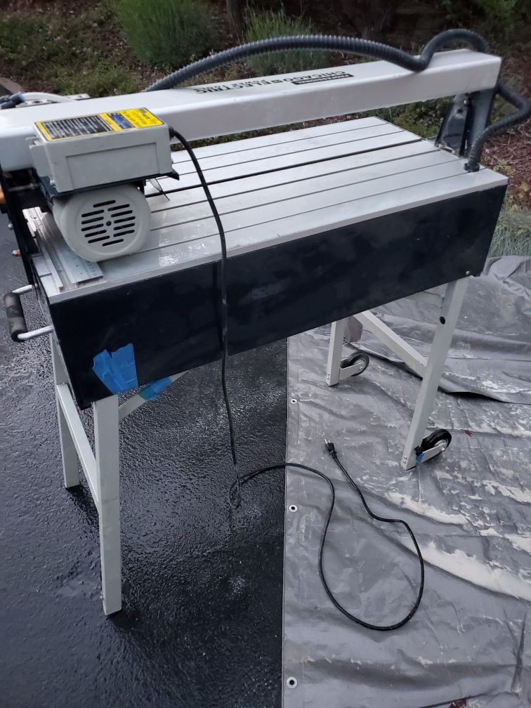 Wet tile saw