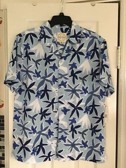 New with Tags Mens Blue “M” button Dress/Casual Short Sleeve Shirt