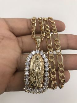 14k Gold filled fígaro chain with Virgin Mary charm