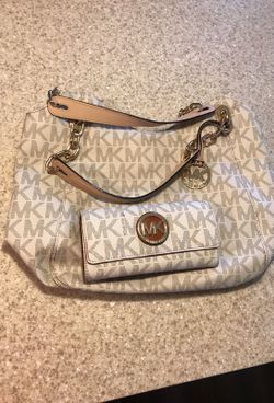 Authentic mk tote purse and wallet