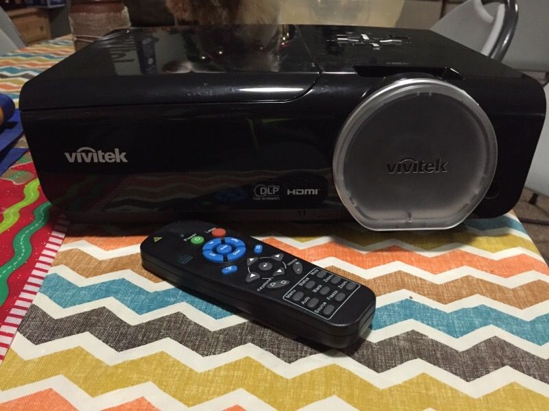 VIVITEK D950hd projector
