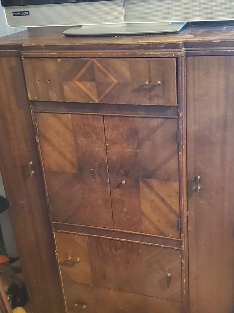 Antique Armoire (NEED TO MOVE)