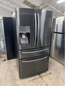 SAMSUNG REFRIGERATOR