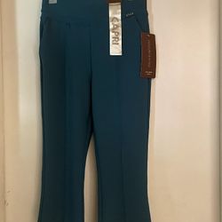 Capri Form Fitting Pants 