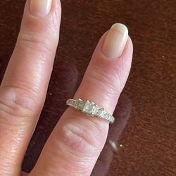 Princess Cut Wedding Ring