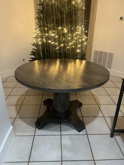 Round Kitchen Dinning Table