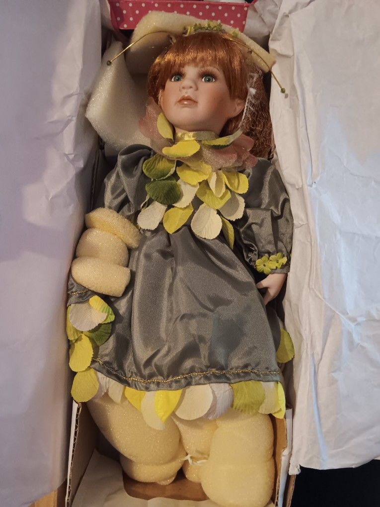 Paradiso Galleries Treasure Of The Emerald Isle 10 Aniv.Fair Doll.