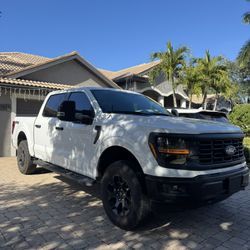 2024 Ford F-150 FX4 Black Out Leveled Exhaust Low Miles