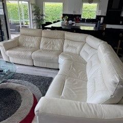 Natuzzi Leatber Couch