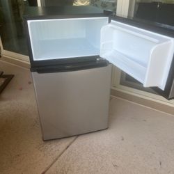 Mini Fridge Whirlpool Stainless Steel