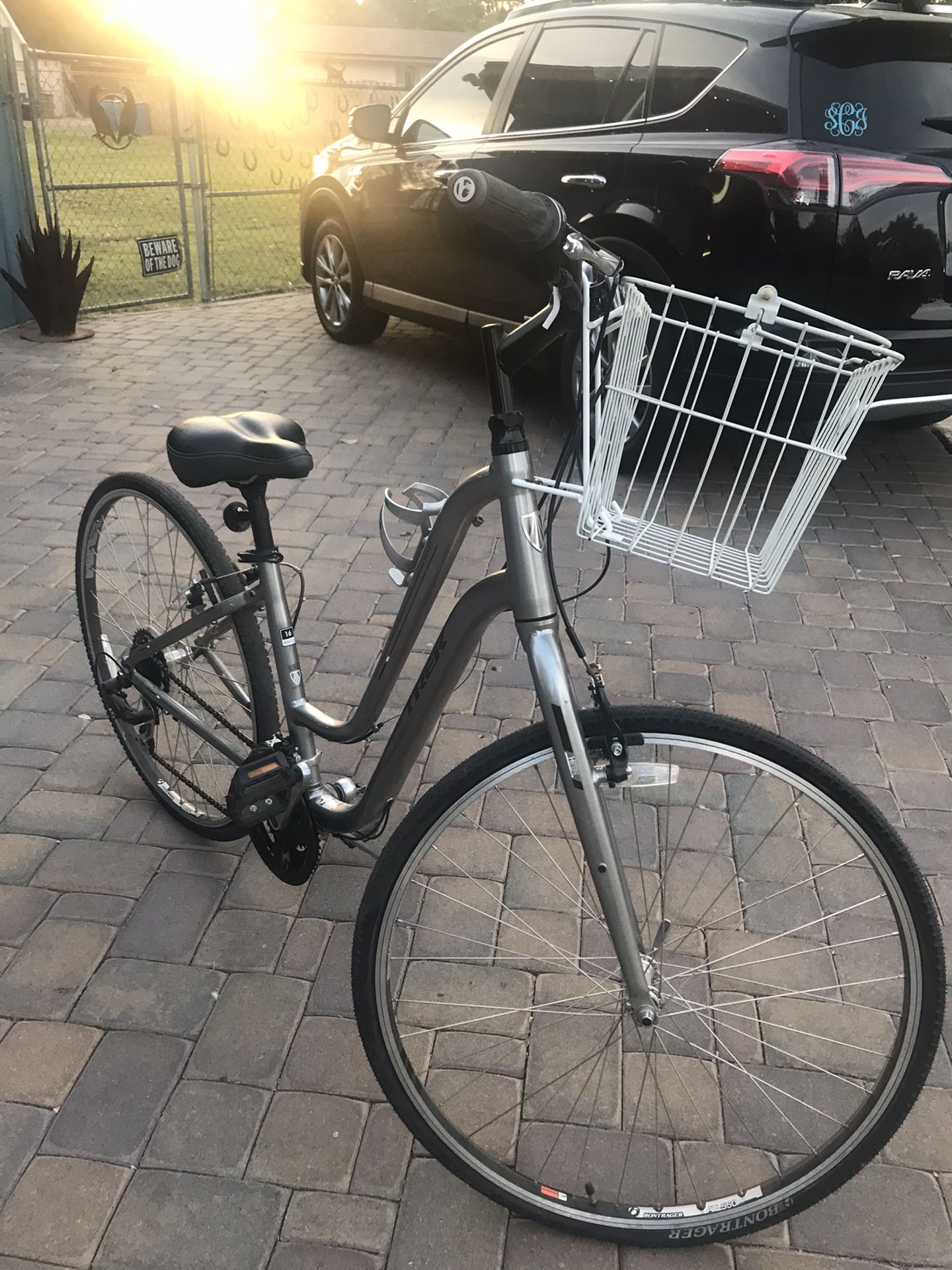 Beautiful- Woman’s 2018 “Trek 26” Verve 1” 26” - Amazing deal!!!