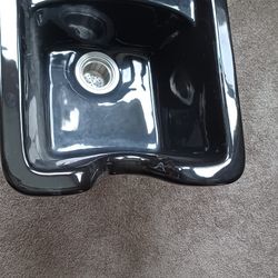 Wall Mount Porcelain Shampoo Sink