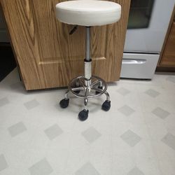 Mechanical Stool