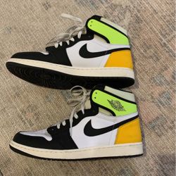  Size 13 - Nike Air Jordan 1 Retro High OG Volt 