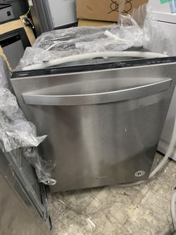 Whirlpool dishwasher in stainless steel new