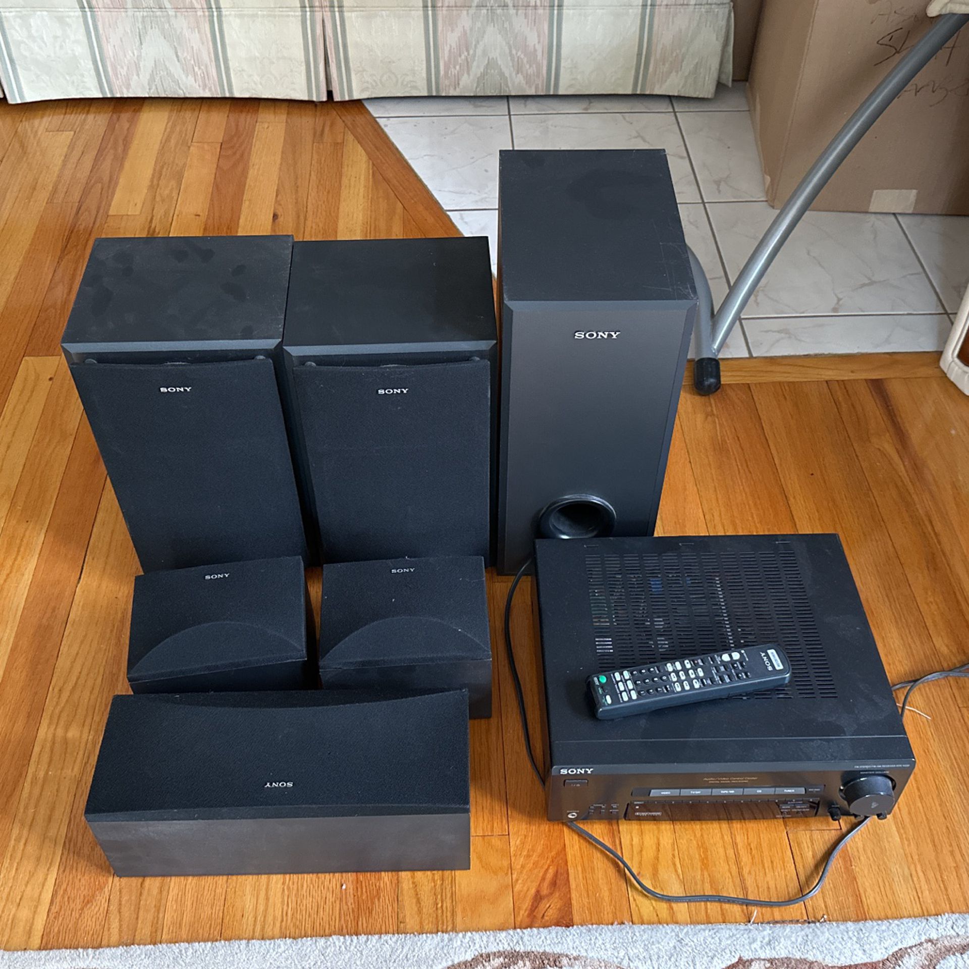 Sony Surround Sound System Includes 6 Soeakers