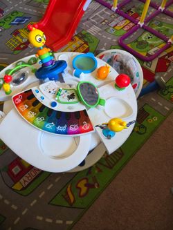 Baby einstein activity table