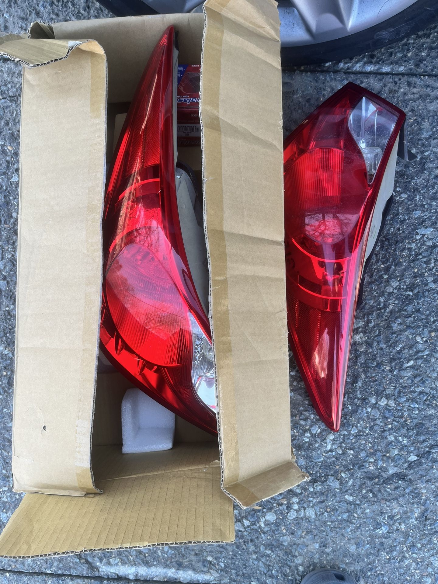 Hyundai Sonota Rear Lights