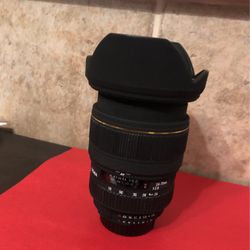 Sigma 24-70mm F2.8 Macro Lens for Nikon Camera