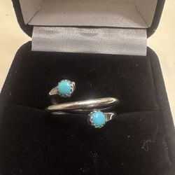 Sterling Silver And Turquoise Ring 