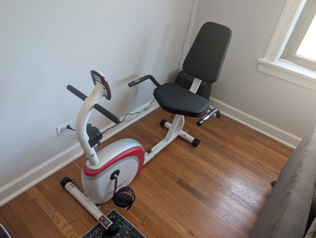 Marcy Recumbent Exercise Bike with Magnetic Resistance and Pulse Sensor (NS-908R)