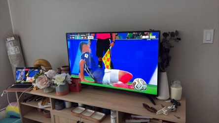 Insignia 43” TV