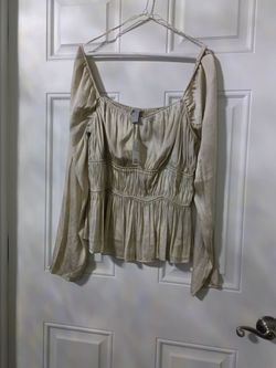 H&M Cream Ruched Long Sleeve Blouse