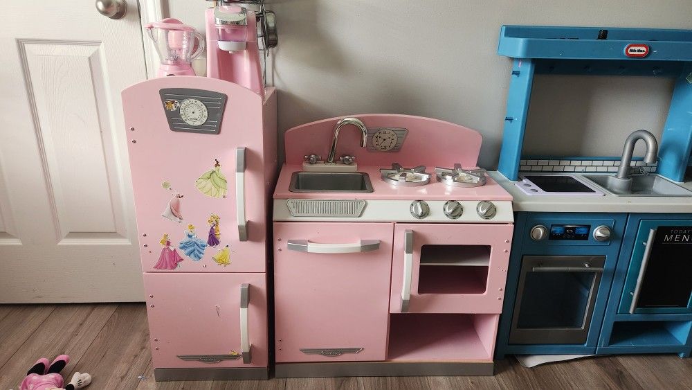 Play Toy Kitchen