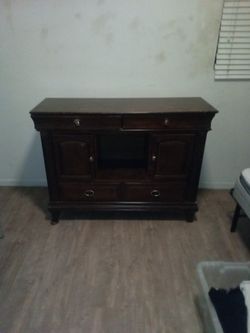 Dresser