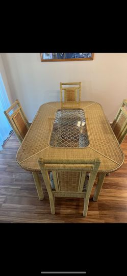 Table with 6 chairs